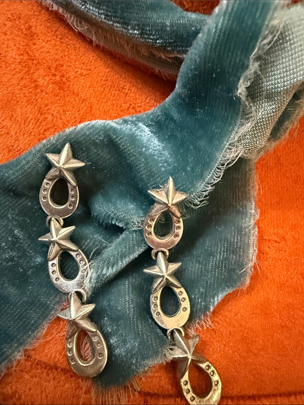 Montana Silversmiths Silver tone Horseshoe and Star Drop Earrings